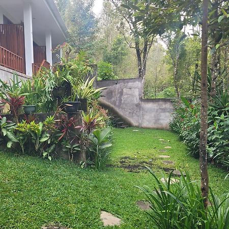 Umah Yugadi Bali Lägenhet Munduk Exteriör bild
