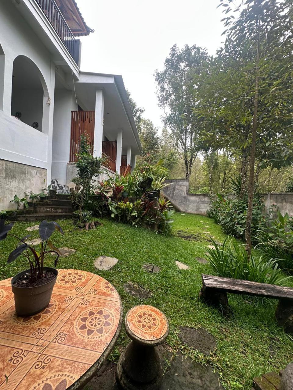 Umah Yugadi Bali Lägenhet Munduk Exteriör bild